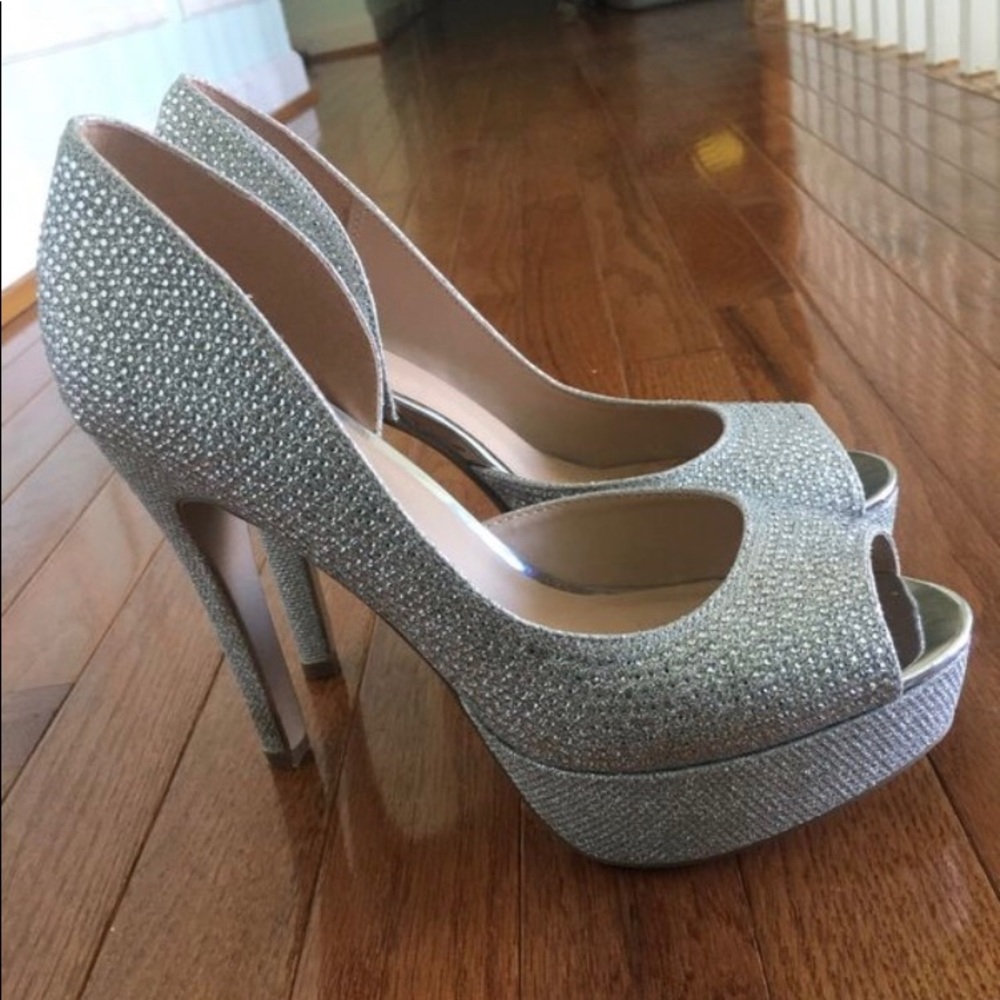 High heels shoes
